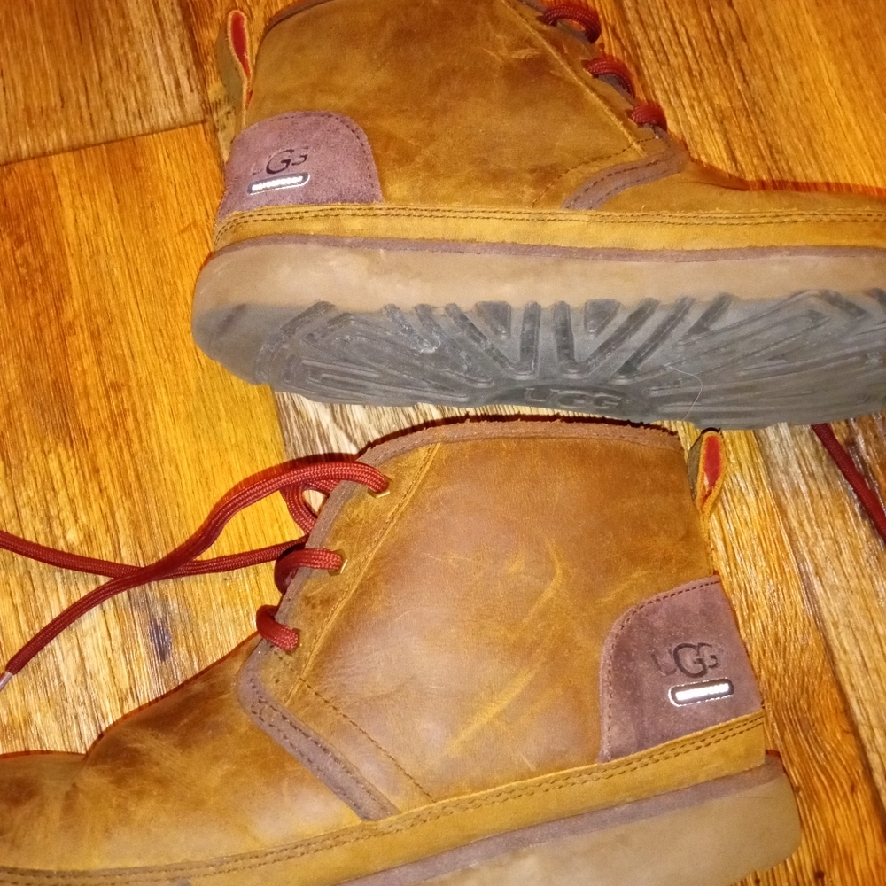 Ugg boots - Picture 2 of 4